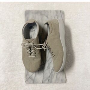 Clarks by Cloudsteppers Size 9 Sillian Tino Microfiber Lace Up Walking Shoe Tan